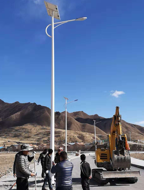 甘南碌曲10米七里河太阳能路灯项目